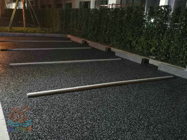 廣州大國(guó)璟透水停車(chē)場(chǎng)膠粘石工程項(xiàng)目